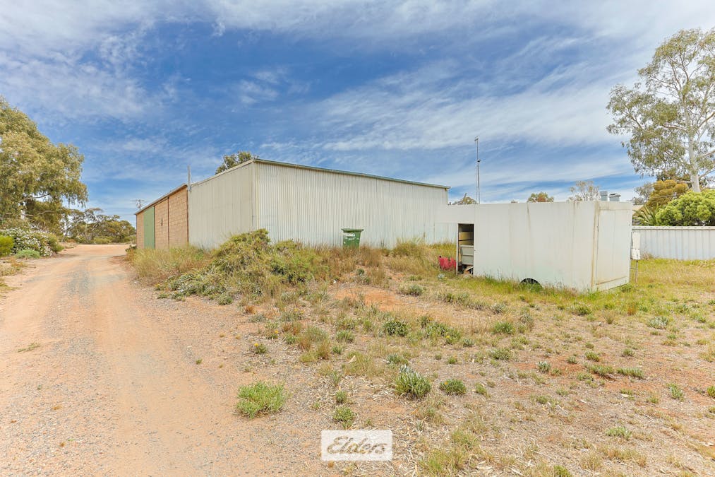 83 Farrell Street, Ouyen, VIC, 3490 - Image 14