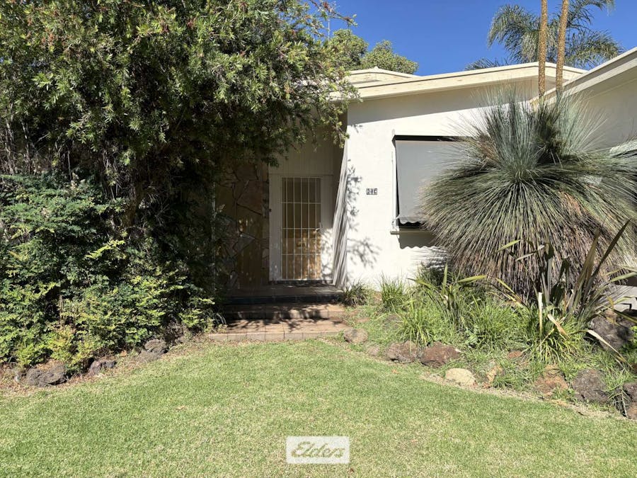 21 Carrington Street, Robinvale, VIC, 3549 - Image 2