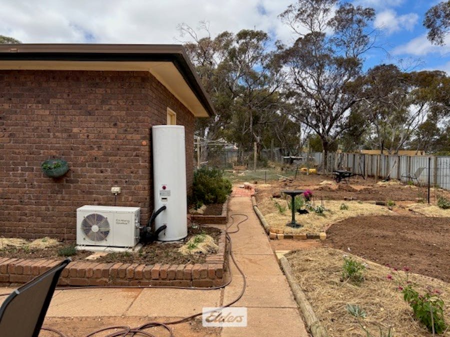 37 Cregan Street, Walpeup, VIC, 3507 - Image 16