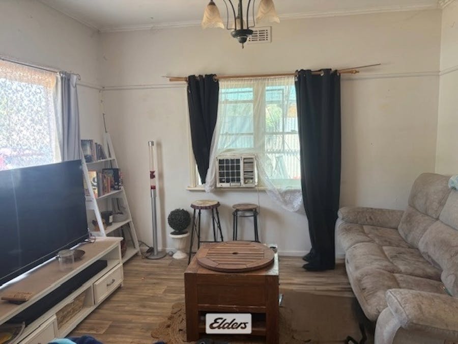 8 Mitchell Avenue, Dareton, NSW, 2717 - Image 3