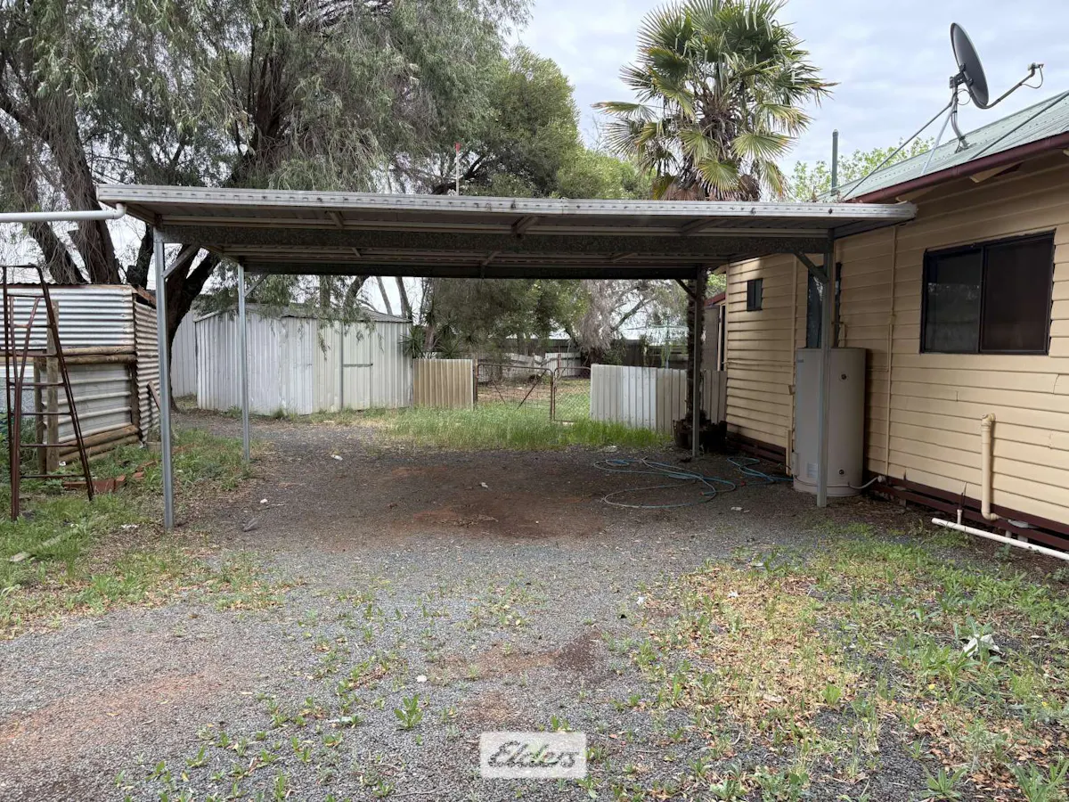 656 Anzac Road — photo 15 of 18