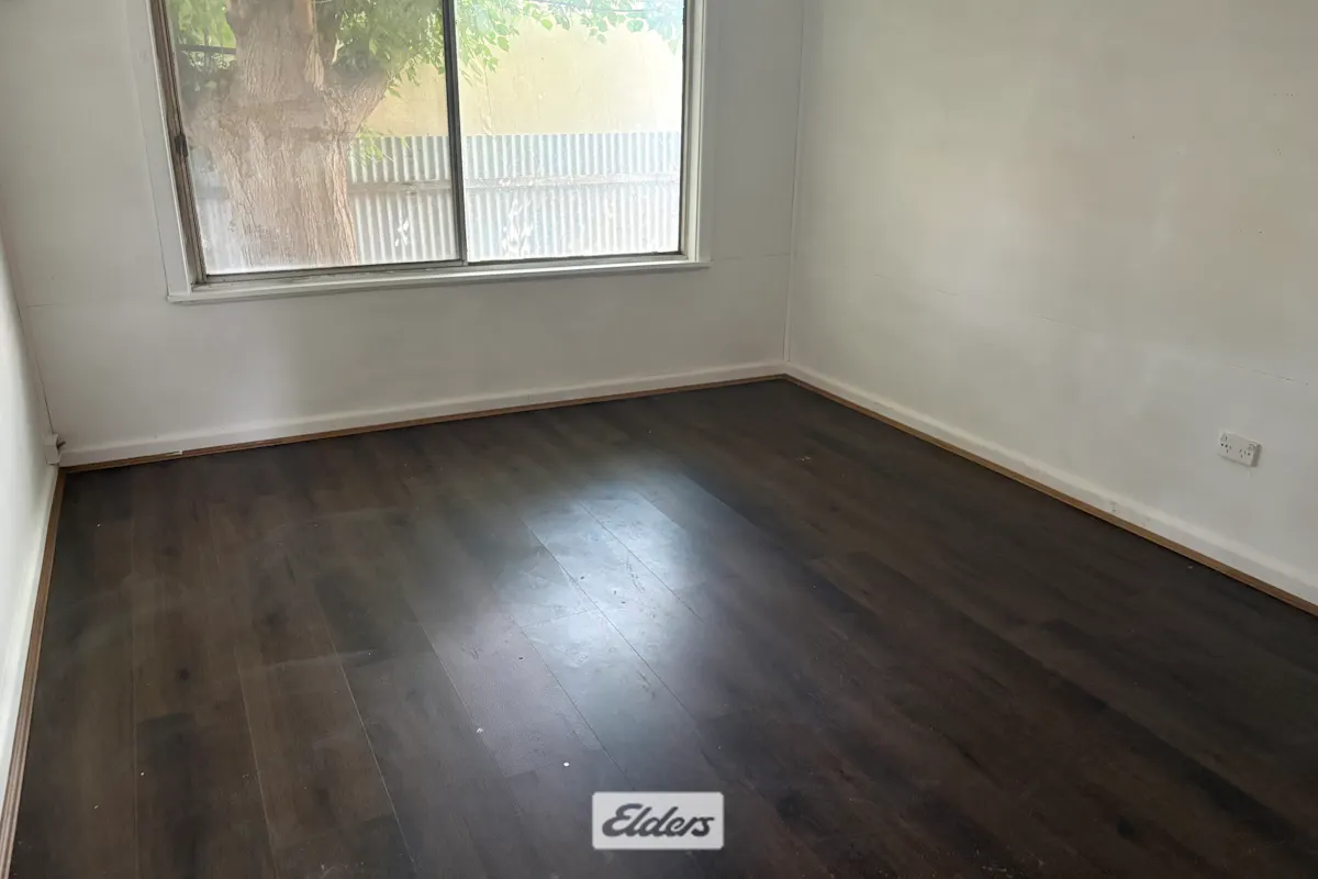 13 Warlen Avenue — photo 4 of 10