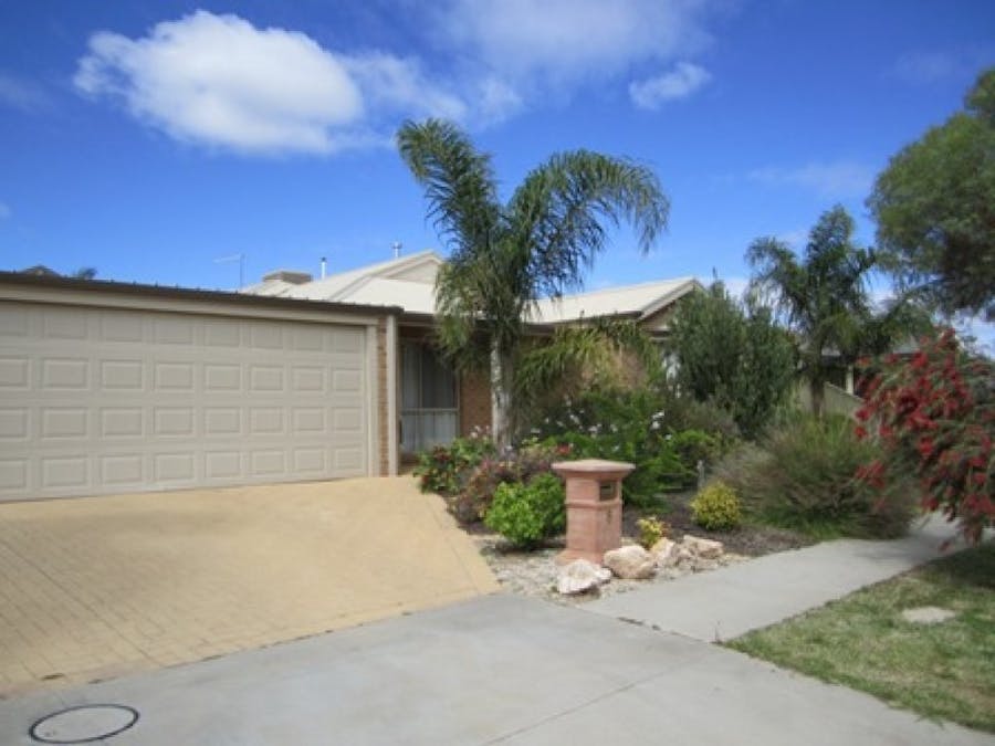 8 Thames Place, Mildura, VIC, 3500 - Image 2