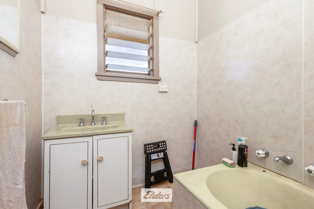 21 Farrell Street, Ouyen, VIC, 3490 - Image 7