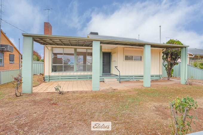 8 Hazeldene Street, Mildura, VIC, 3500 - Image 1