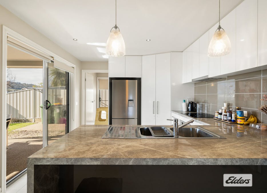 12 Loames Street, Wodonga, VIC, 3690 - Image 3