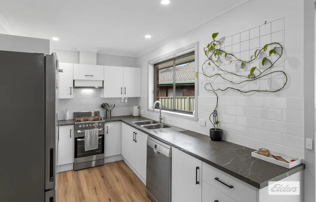 9 McEwen Crescent, West Wodonga, VIC, 3690 - Image 3