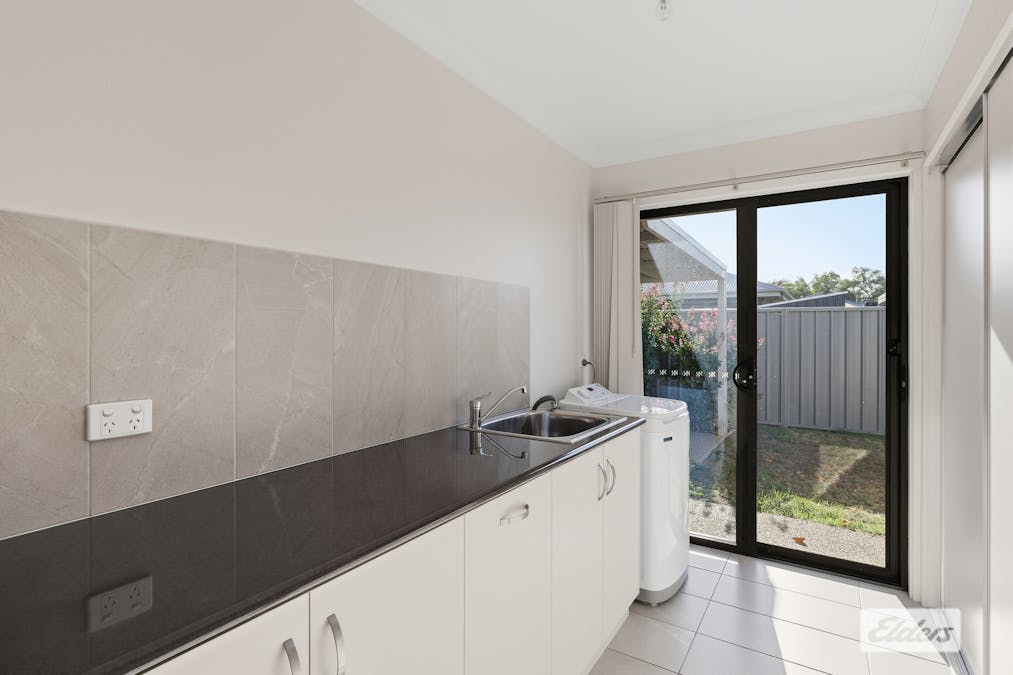 8 Gilson Place, Howlong, NSW, 2643 - Image 12