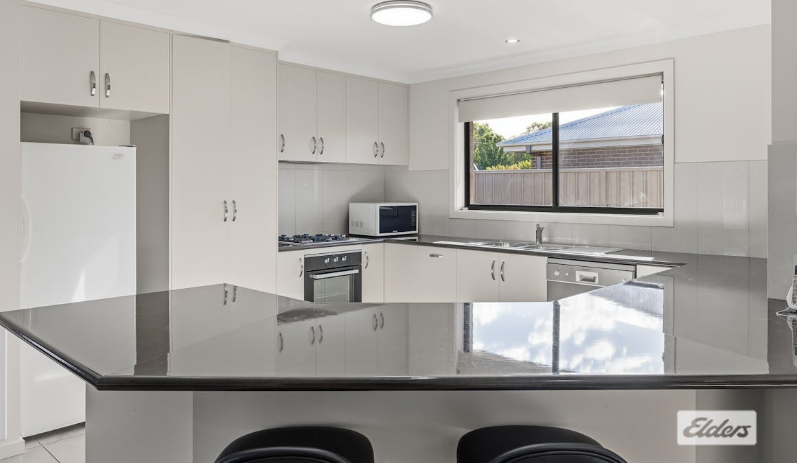 8 Gilson Place, Howlong, NSW, 2643 - Image 3