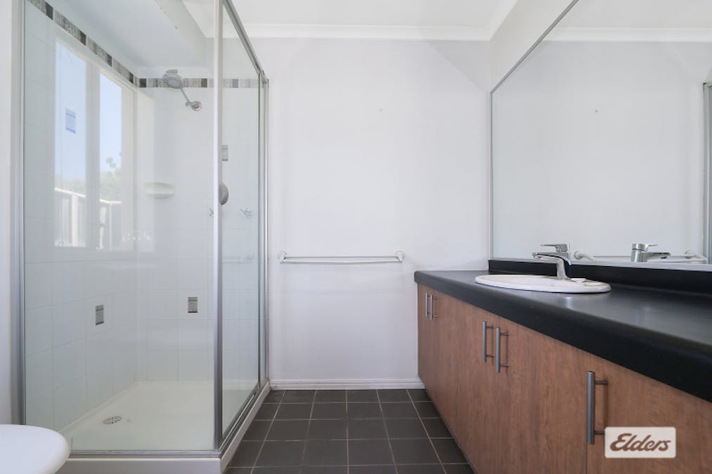 82 Barton Street, West Wodonga, VIC, 3690 - Image 5