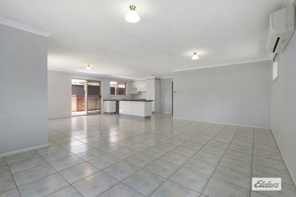 18 Oakmont Circuit, West Wodonga, VIC, 3690 - Image 2