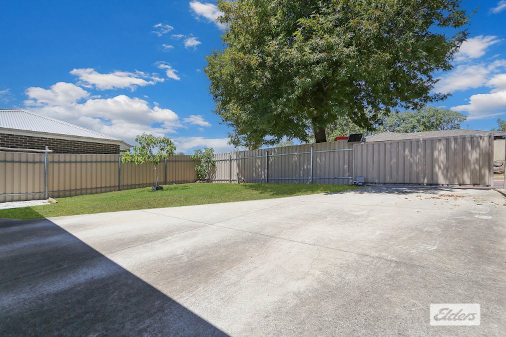 18 Oakmont Circuit, West Wodonga, VIC, 3690 - Image 8