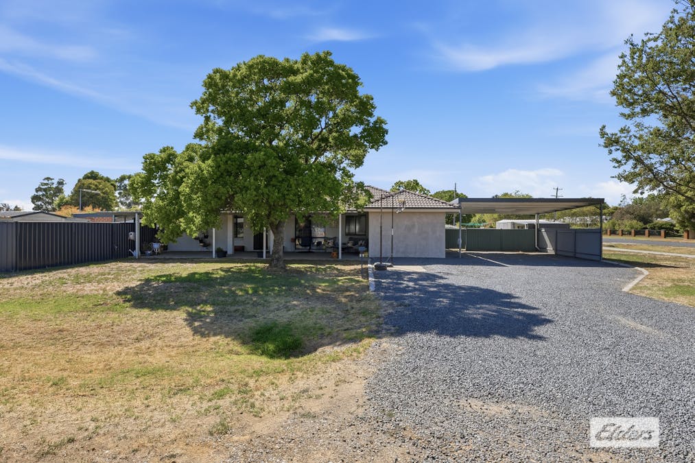 72 Townsend Street, Howlong, NSW, 2643 - Image 1