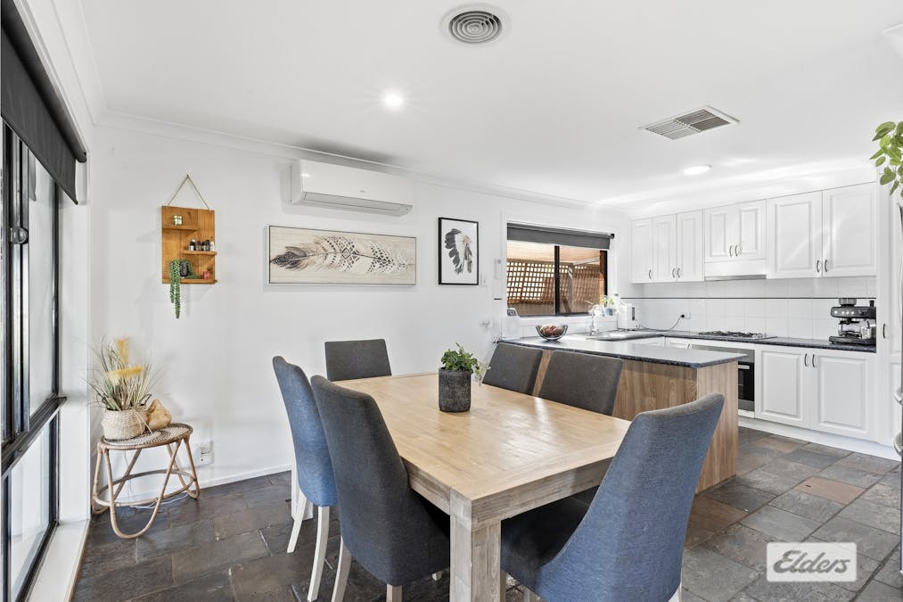 72 Townsend Street, Howlong, NSW, 2643 - Image 3