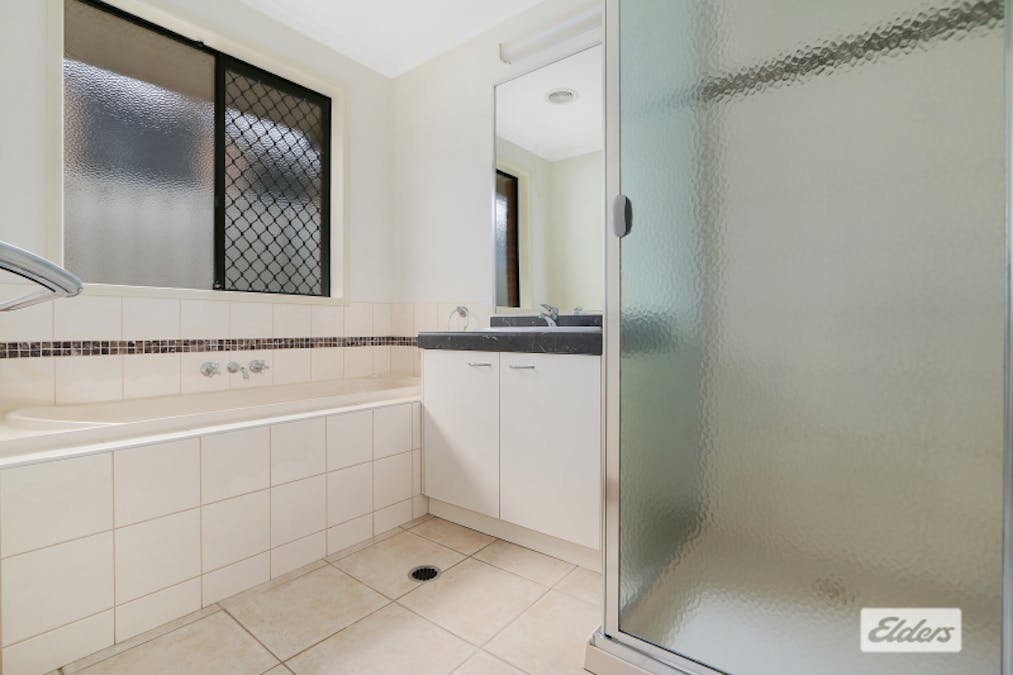 21 Carnoustie Avenue, West Wodonga, VIC, 3690 - Image 9