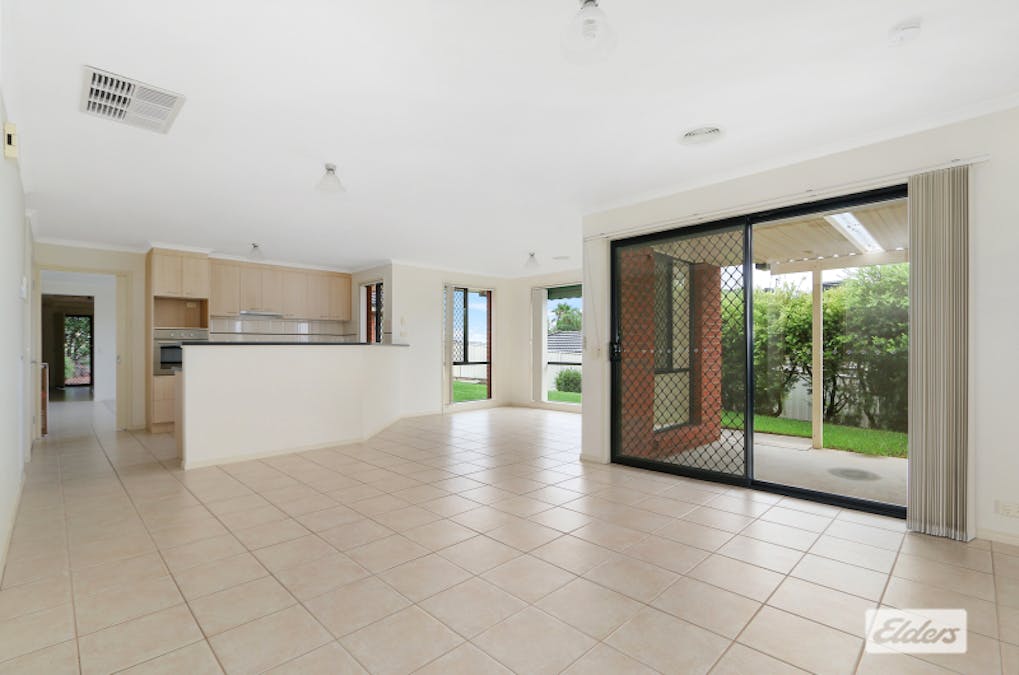21 Carnoustie Avenue, West Wodonga, VIC, 3690 - Image 4