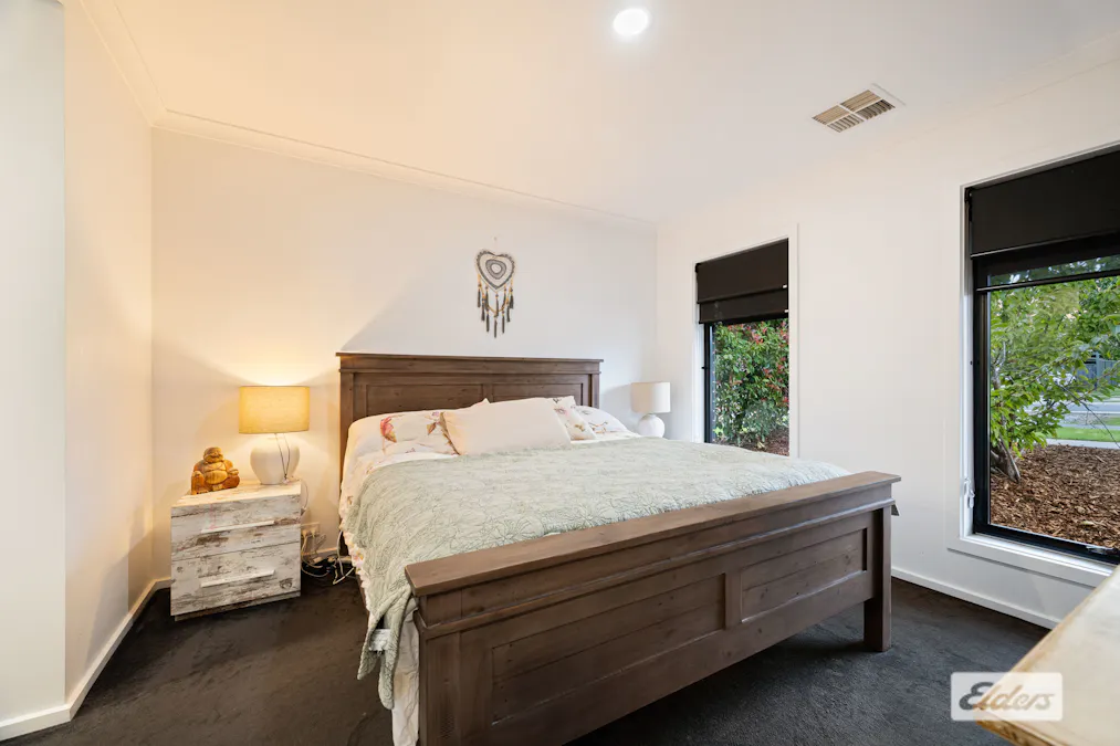 20 Hampshire Boulevard, Leneva, VIC, 3691 - Image 8