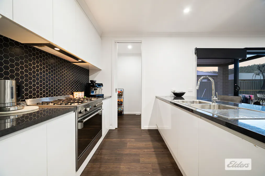 20 Hampshire Boulevard, Leneva, VIC, 3691 - Image 7