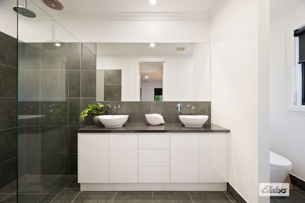 20 Hampshire Boulevard, Leneva, VIC, 3691 - Image 9