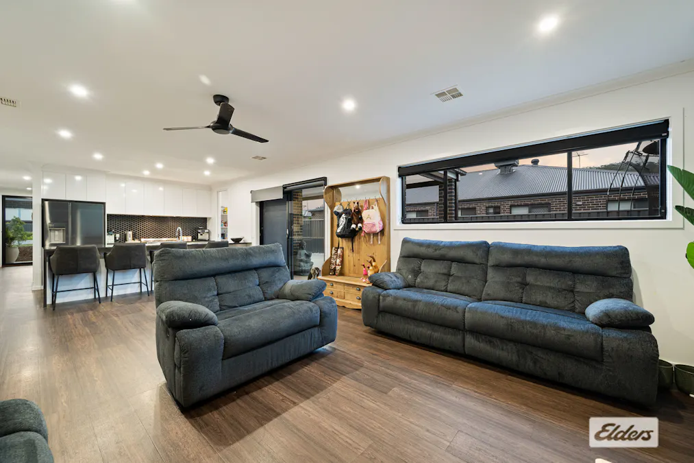 20 Hampshire Boulevard, Leneva, VIC, 3691 - Image 4