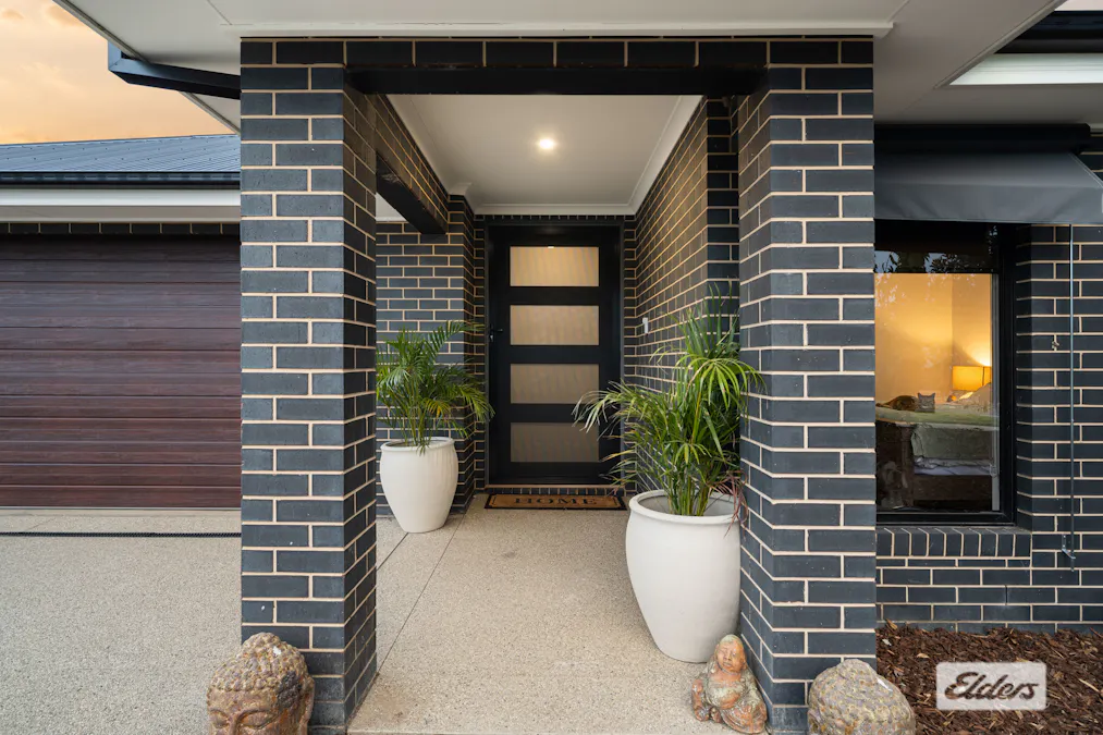 20 Hampshire Boulevard, Leneva, VIC, 3691 - Image 2