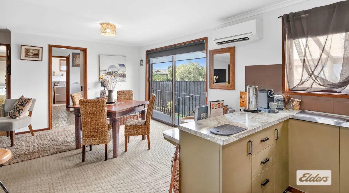 2/17 Angus Avenue, West Wodonga, VIC, 3690 - Image 3