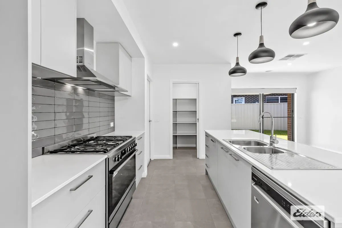 13 Torrens Road — photo 2 of 14