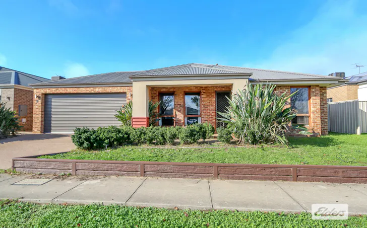11 Middleton Crescent, Wodonga, VIC, 3690 - Image 1