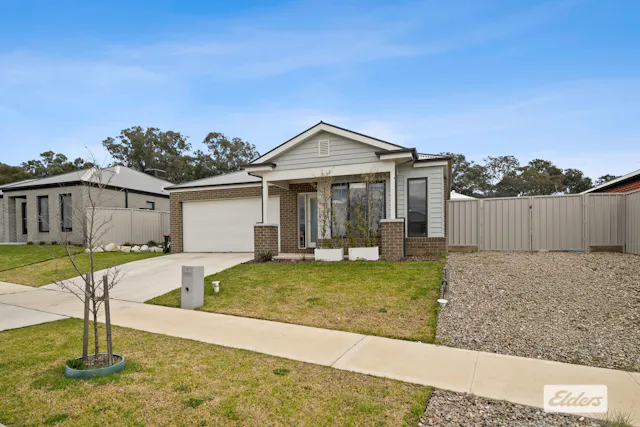 7 Wylie Street — photo from Elders Real Estate Albury/Wodonga