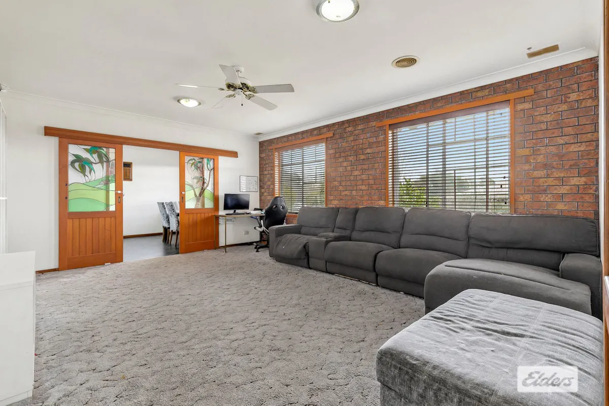 3 Merlinda Court — photo 3 of 15