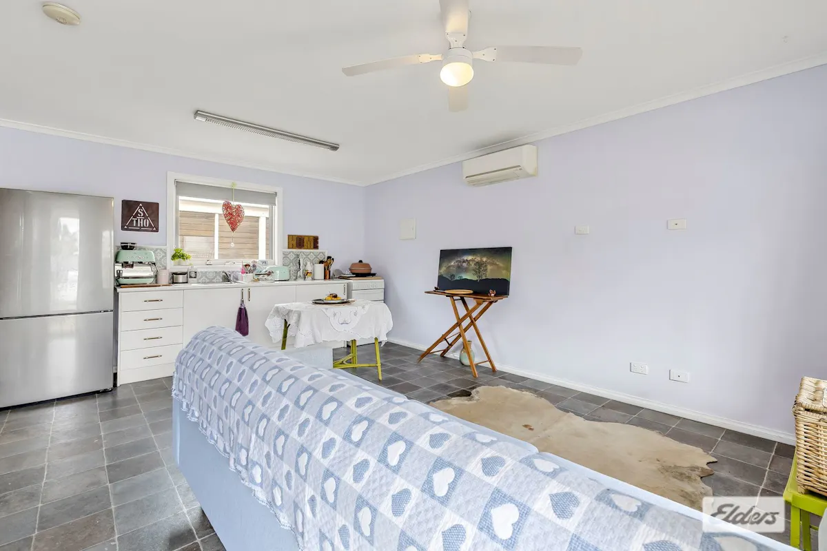 3 Merlinda Court — photo 4 of 15