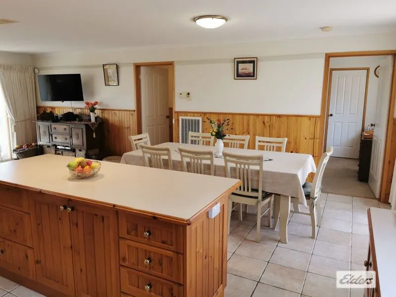 9 MacKenzie Crescent, Wodonga, VIC, 3690 - Image 3