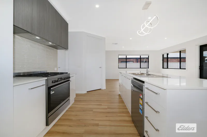 74 Daintree Way, West Wodonga, VIC, 3690 - Image 3