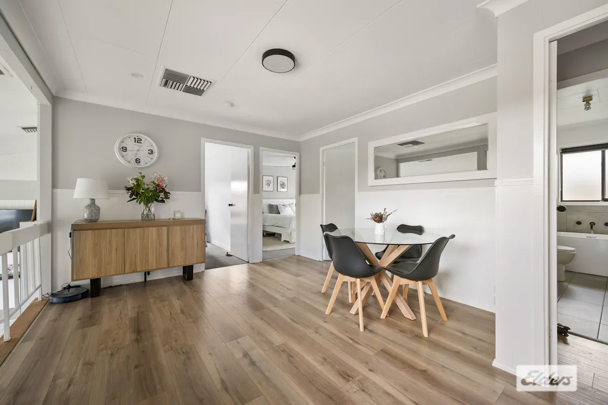 4 Elsa Court — photo 3 of 19