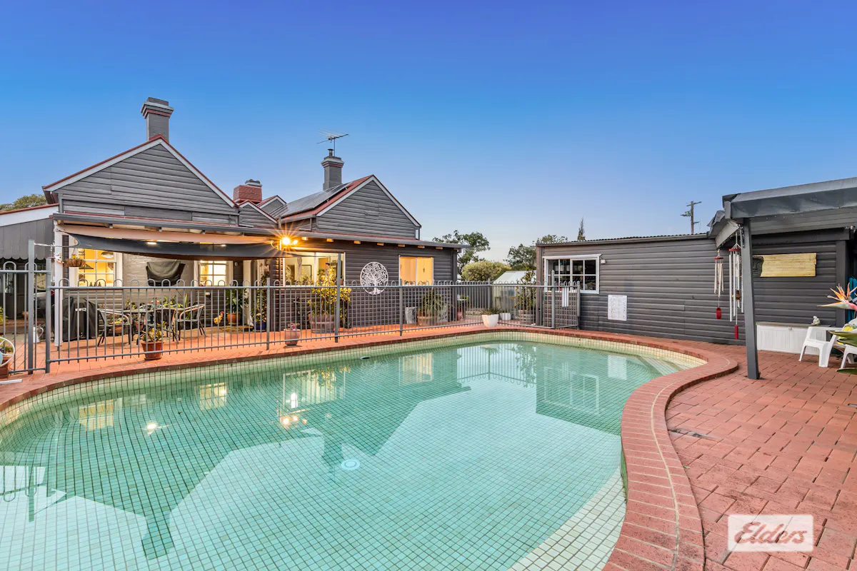 1 Parade Place — photo 14 of 17