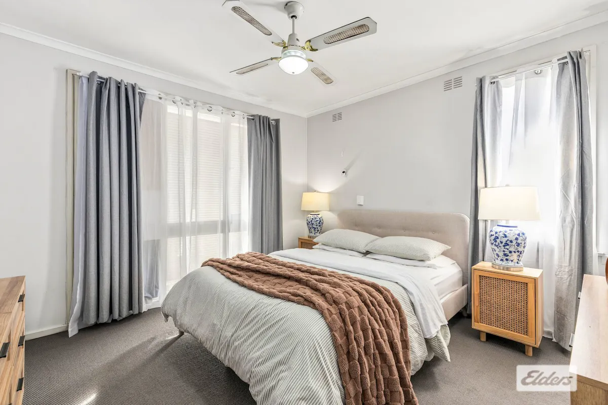 958 Captain Cook Drive — photo 5 of 13