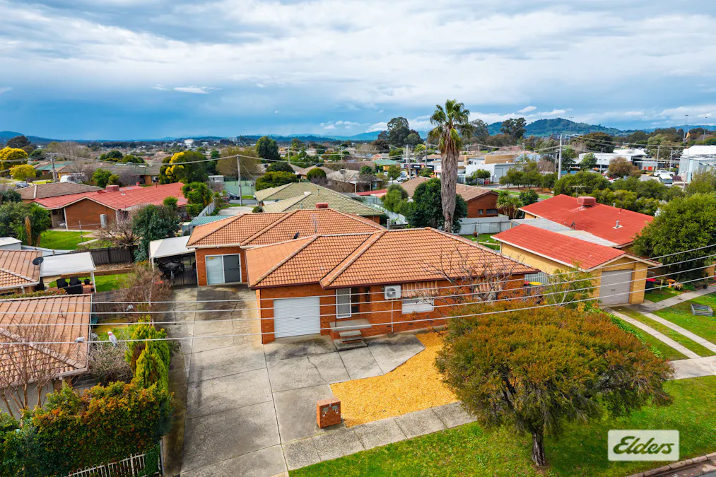 1 & 2/7 Eleanore Court, West Wodonga, VIC, 3690 - Image 1