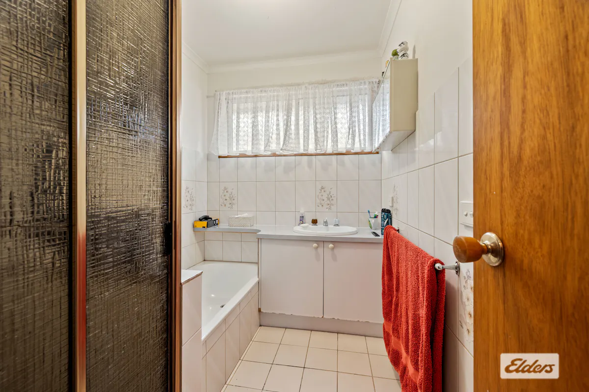 1 & 2/7 Eleanore Court — photo 8 of 20