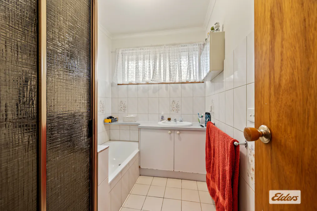 1 & 2/7 Eleanore Court, West Wodonga, VIC, 3690 - Image 8