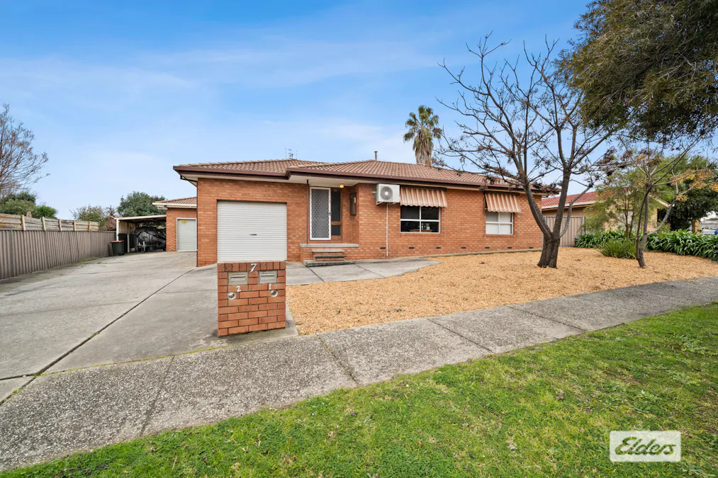 1 & 2/7 Eleanore Court, West Wodonga, VIC, 3690 - Image 2