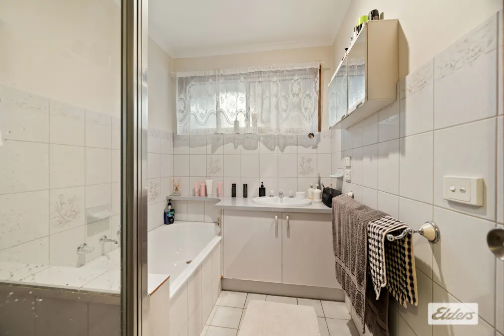 1 & 2/7 Eleanore Court, West Wodonga, VIC, 3690 - Image 14