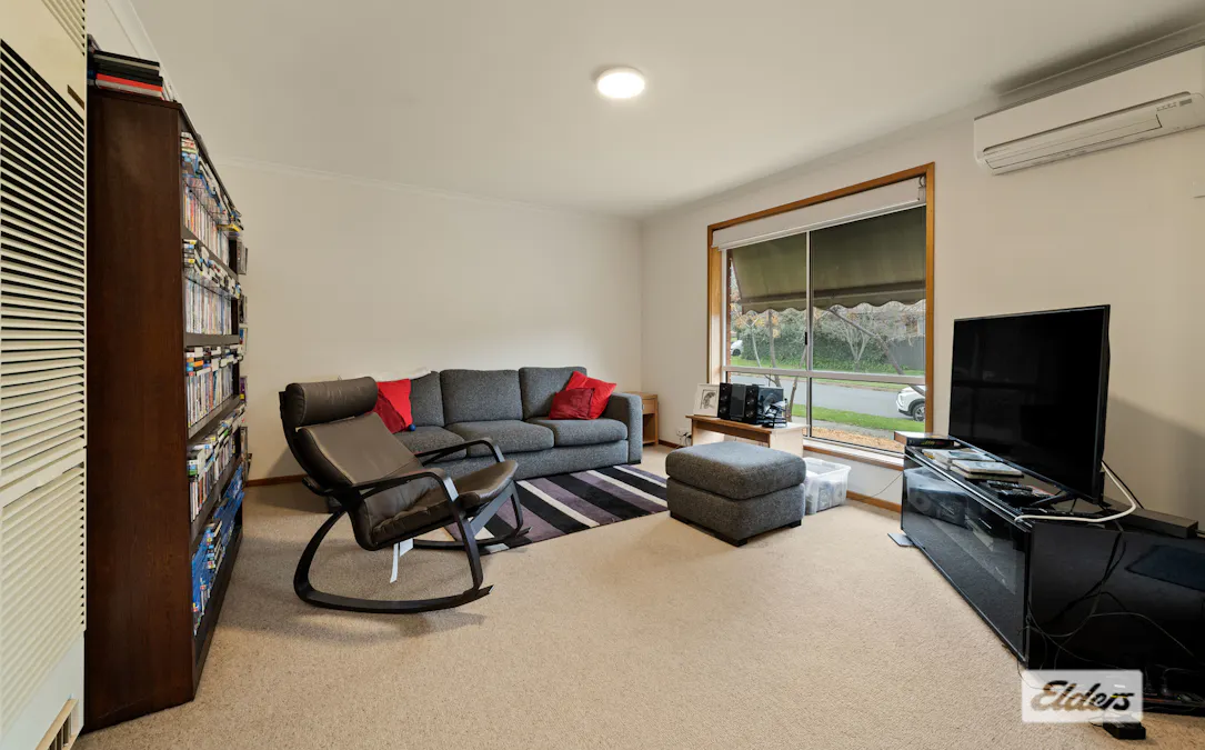 1 & 2/7 Eleanore Court, West Wodonga, VIC, 3690 - Image 3