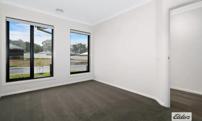 2/27 Chandler Street, West Wodonga, VIC, 3690 - Image 2