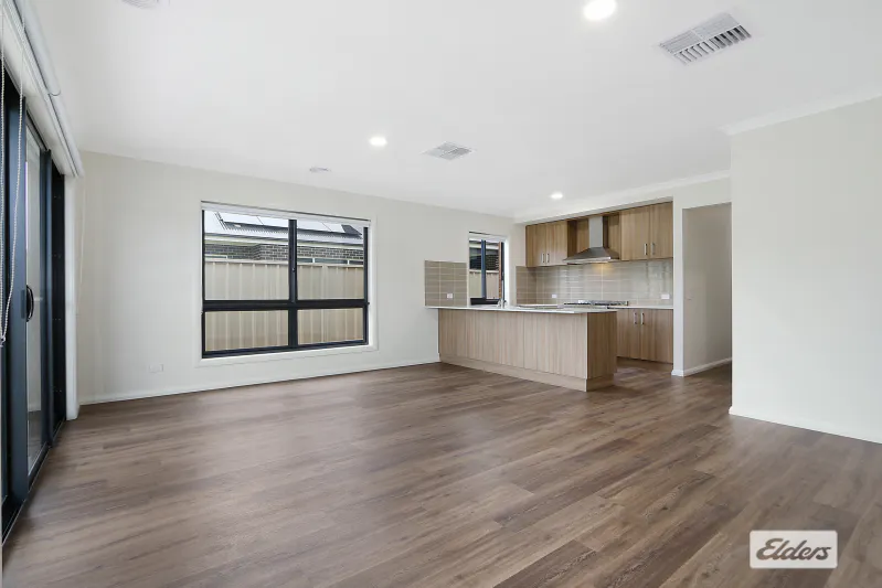 2/27 Chandler Street, West Wodonga, VIC, 3690 - Image 4