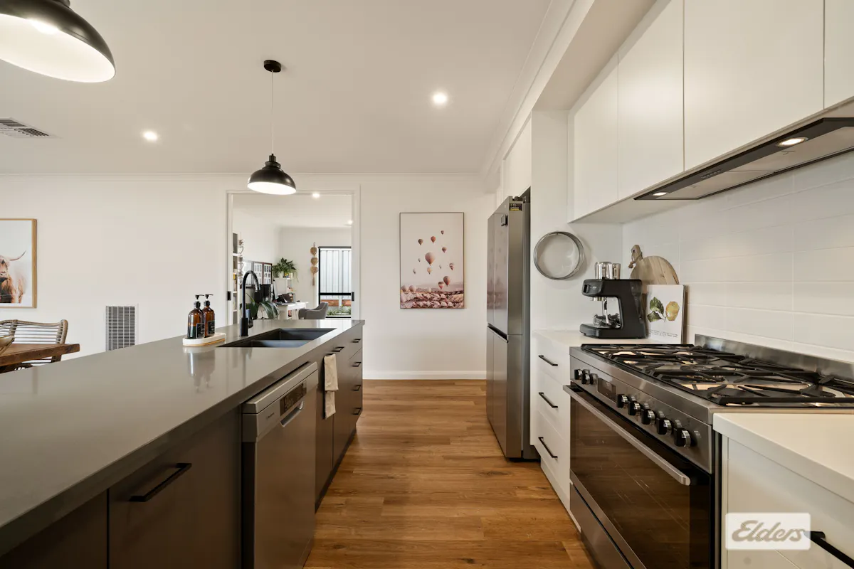11 Doohan Street — photo 5 of 25