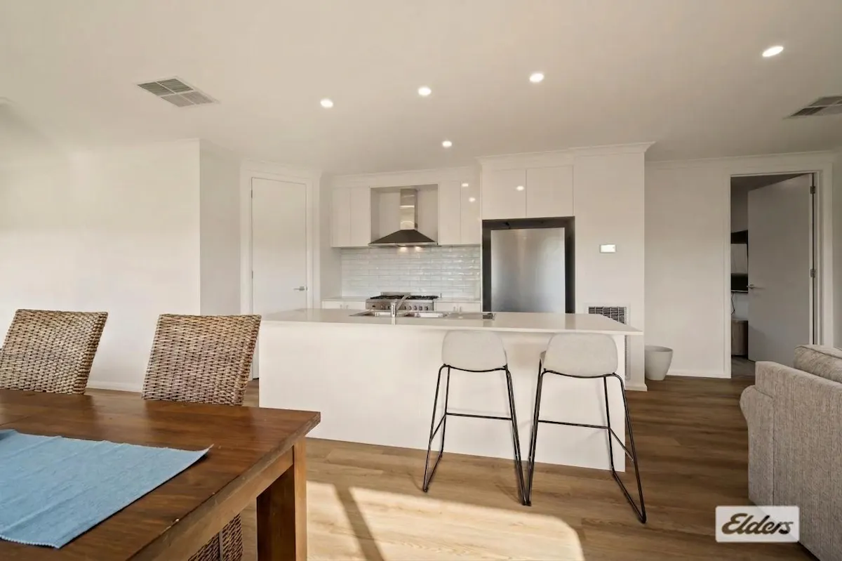 18 Pierson Avenue — photo 4 of 22