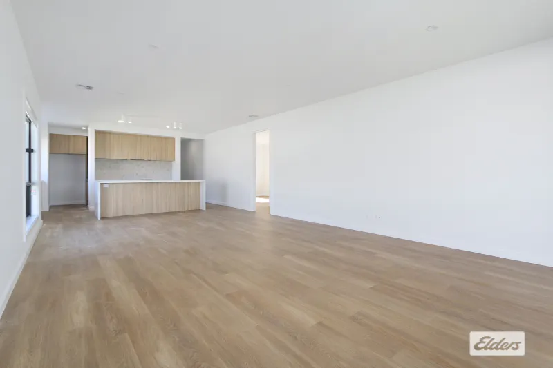10 Shetliffe Crescent — photo 5 of 10