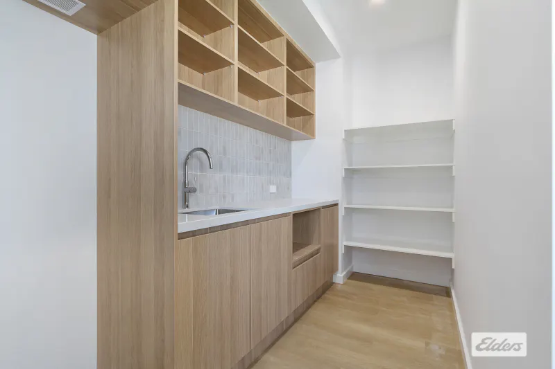 10 Shetliffe Crescent — photo 7 of 10