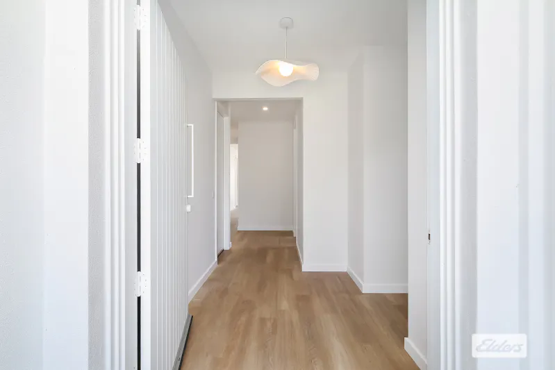 10 Shetliffe Crescent — photo 2 of 10