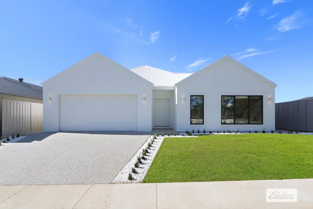 10 Shetliffe Crescent — photo from Elders Real Estate Albury/Wodonga